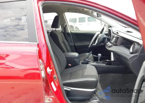 2018 Toyota Rav4 Le z USA, uszkodzony, nr VIN JTMZFREV2JD120827